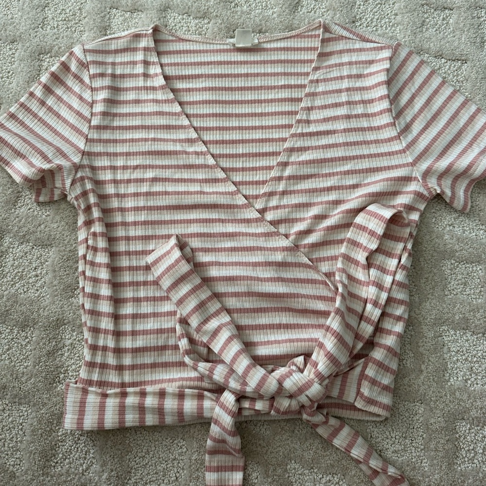 Garage summer tie top size small